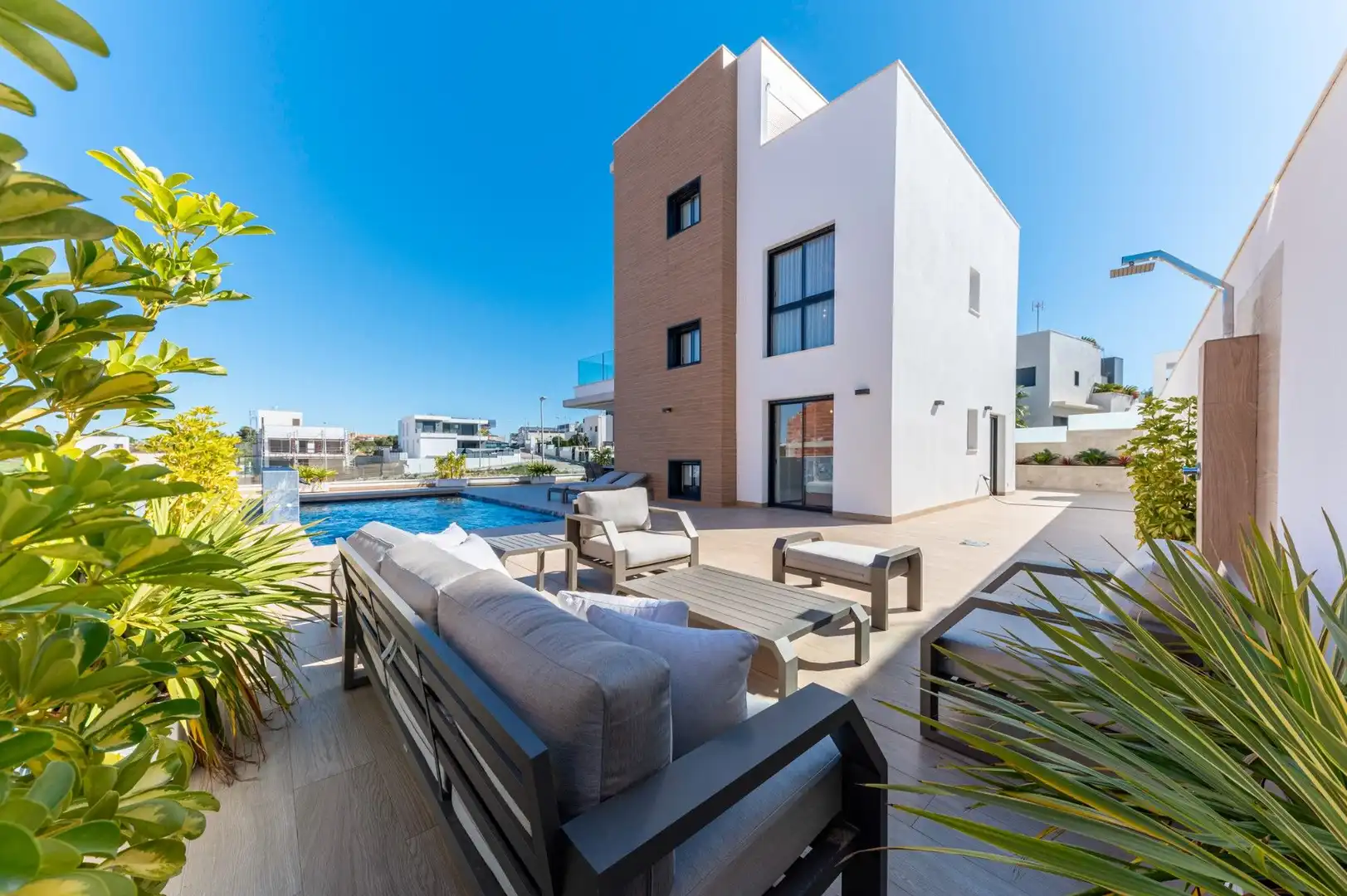Chalet con piscina en venta en Orihuela Costa