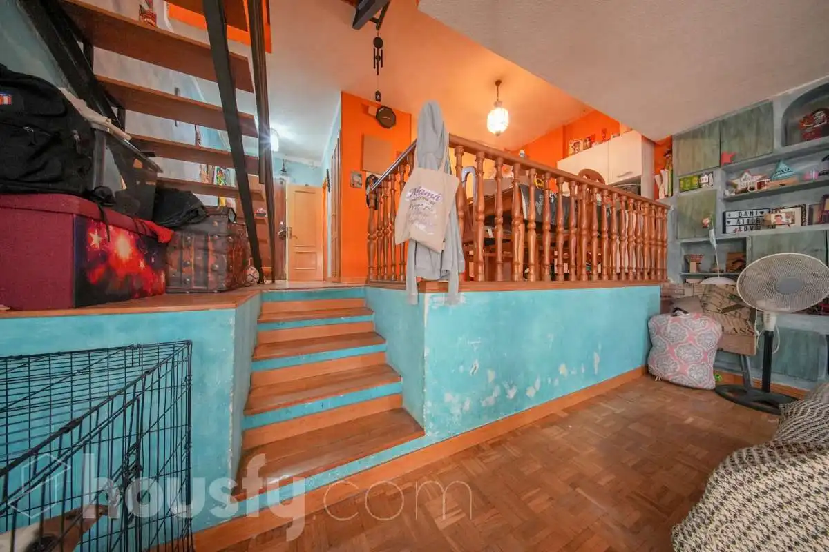 Dúplex con ascensor en venta en Calle de la Pluma .