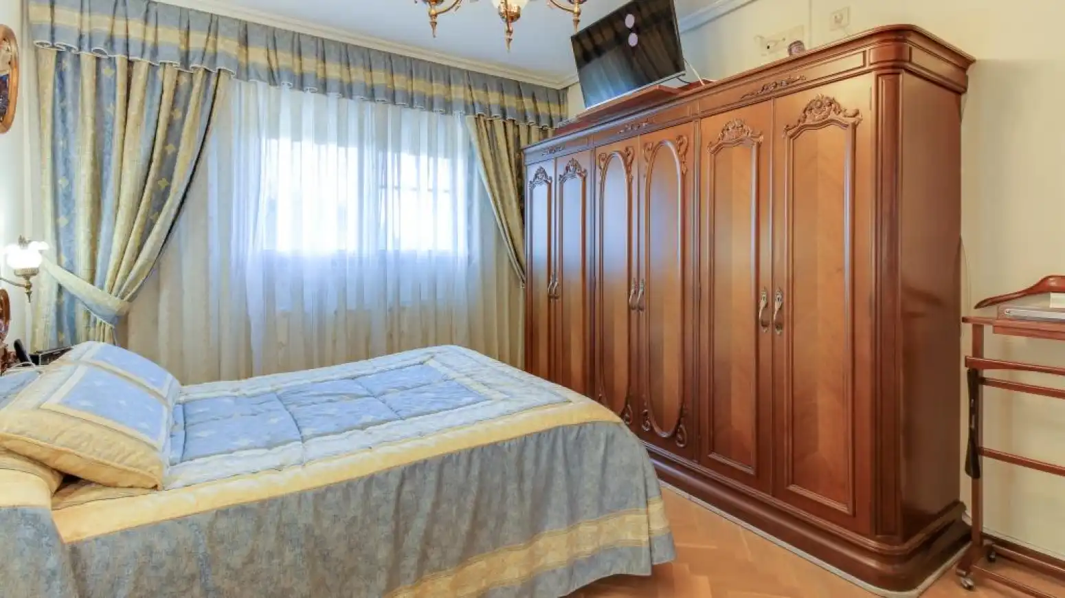 Schlafzimmer von Einfamilien-Reihenhaus zum Verkauf in Salamanca mit Heizung, Privatgarten und Parkett