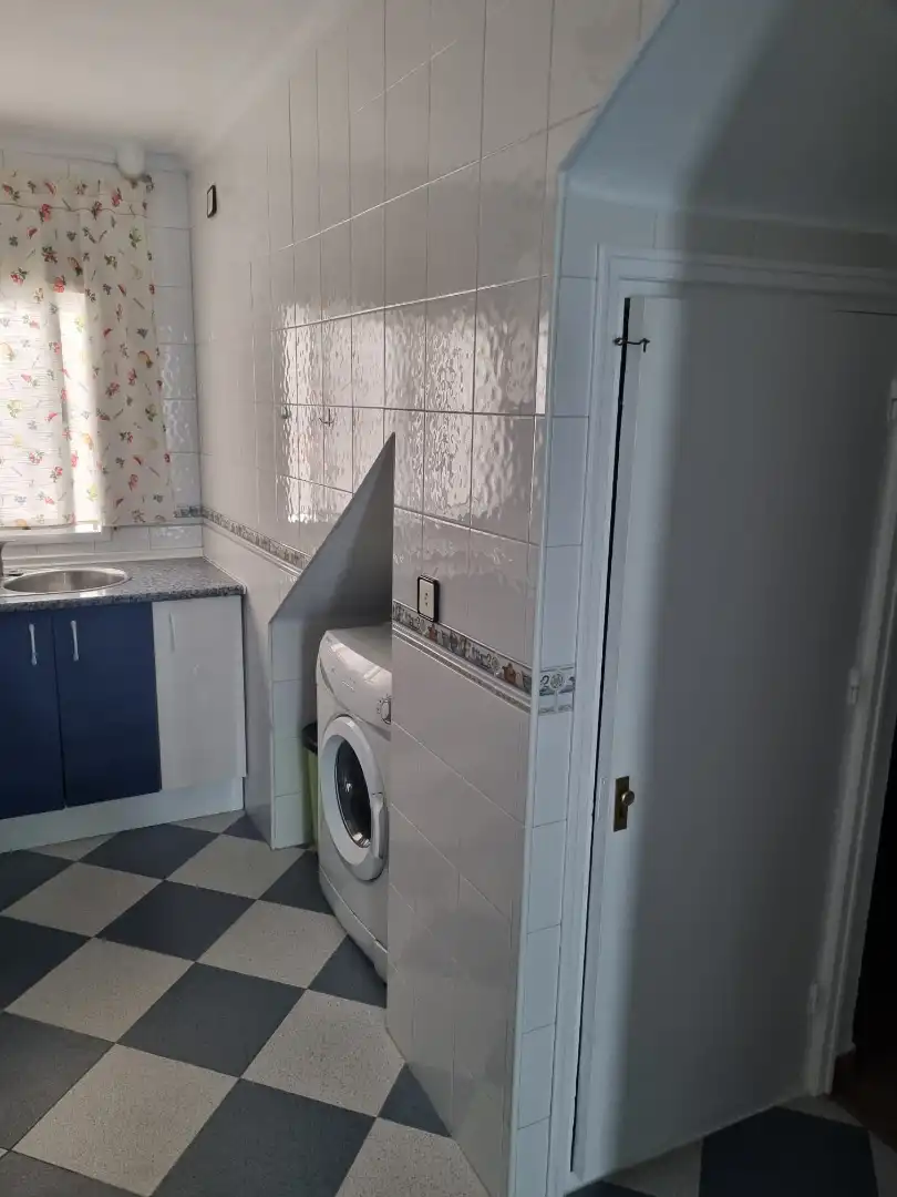 Bathroom of Apartments for rent in Chiclana de la Frontera  with Furnished, Oven and Washing machine