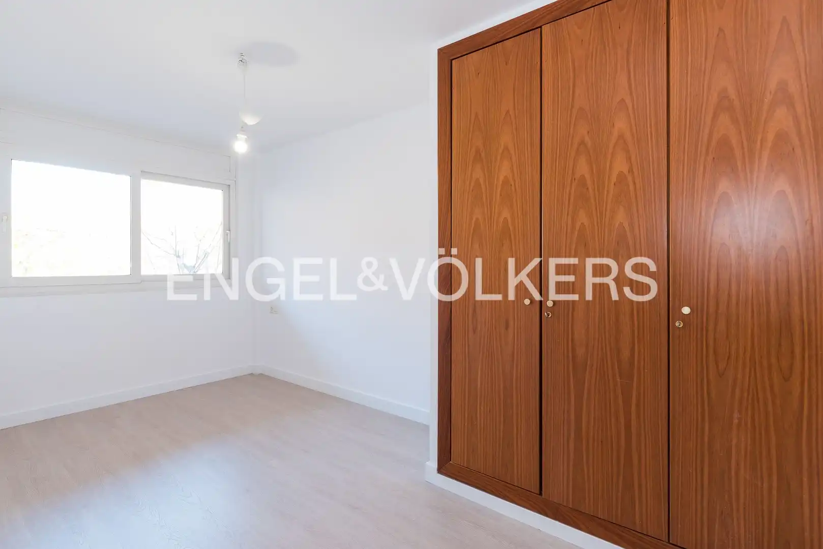 Dormitori de Pis de lloguer en Sant Cugat del Vallès amb Aire condicionat, Calefacció i Parquet