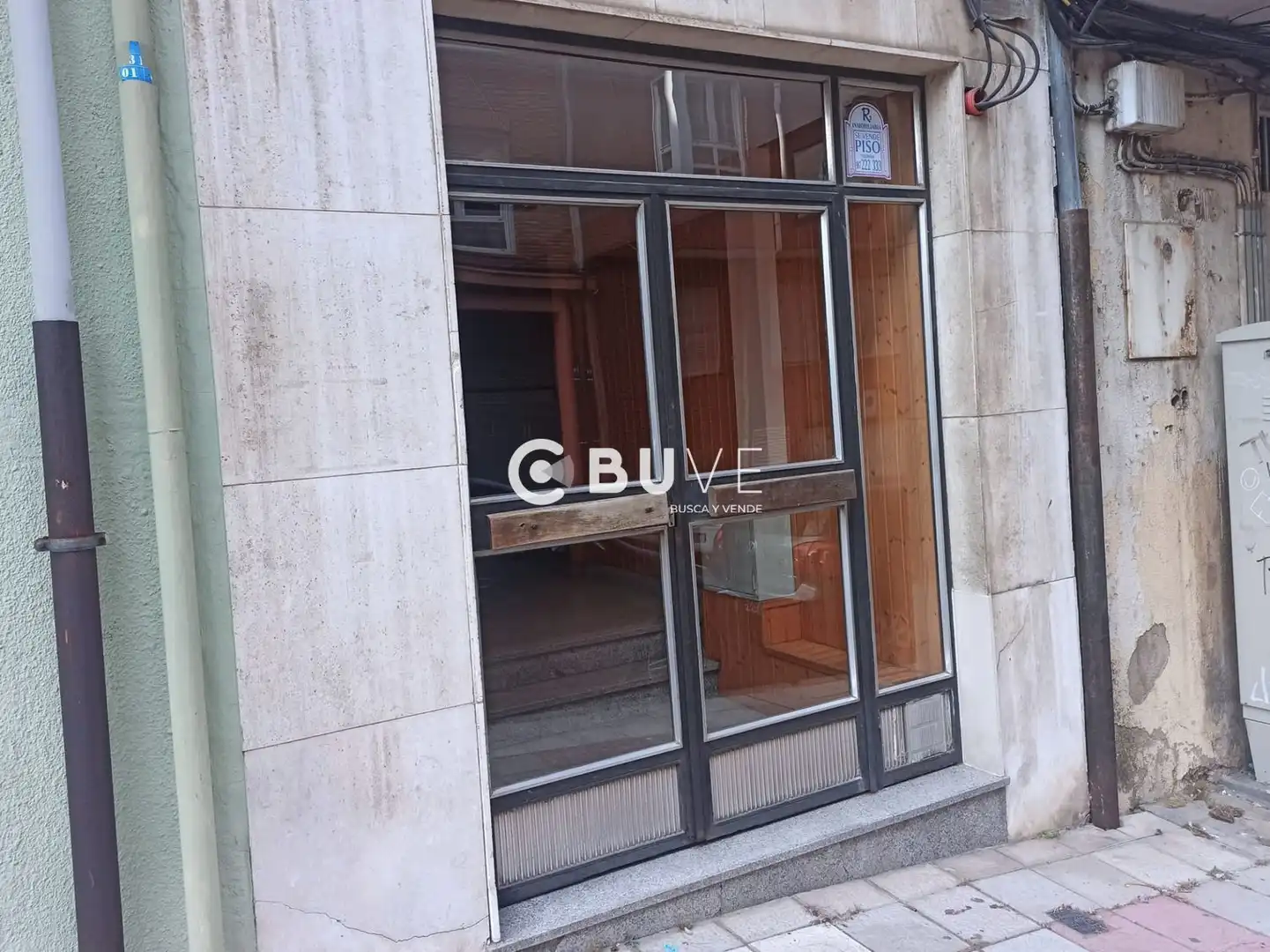 Vista exterior de Piso en venta en León Capital  con Terraza y Trastero
