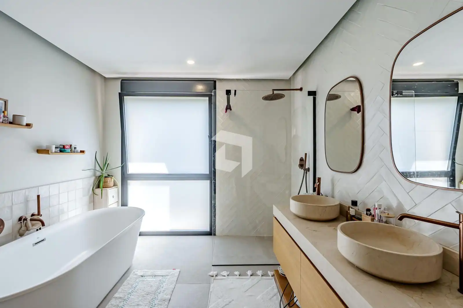 Bathroom of Houses for sale in Pozuelo de Alarcón  with Air Conditioner, Heating and Terrace
