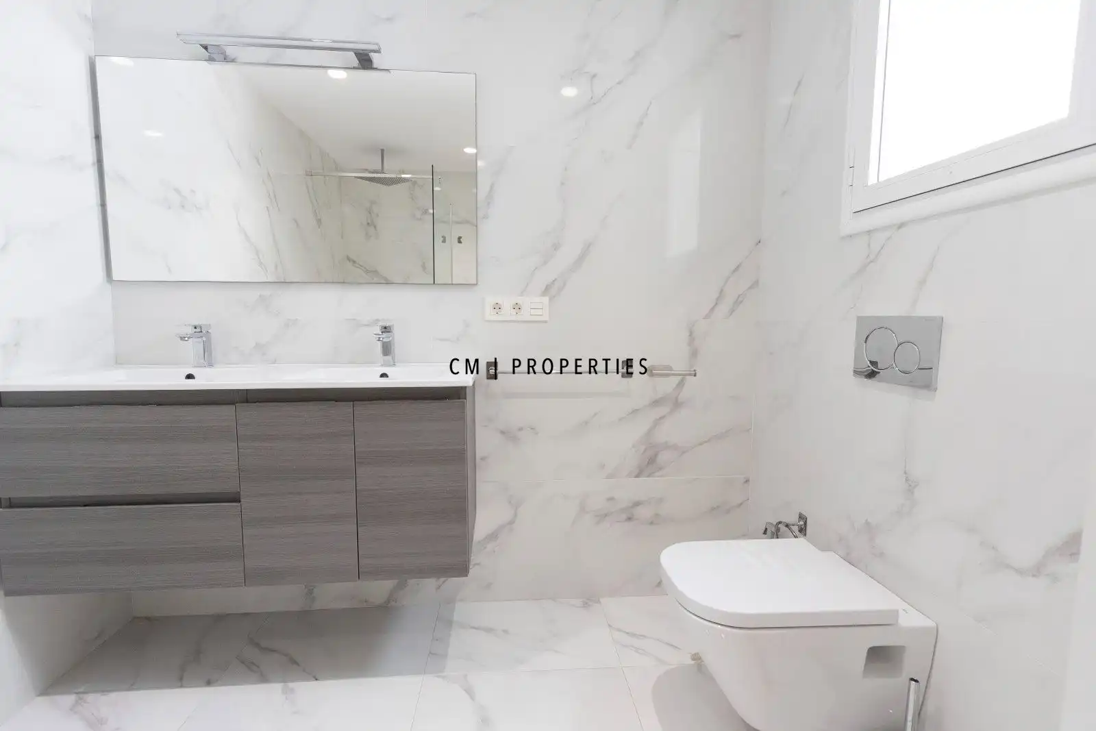 Baño de Piso de alquiler en Valencia con Aire acondicionado, Parquet y Amueblado