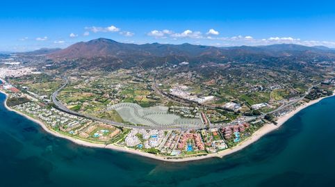 APTO PLANTA BAJA CON JARDÍN DENTRO DE UNA URB.OBRA NUEVA EN ESTEPONA CON  SERVICIOS RESORTS INCLUIDOS, imatge 3