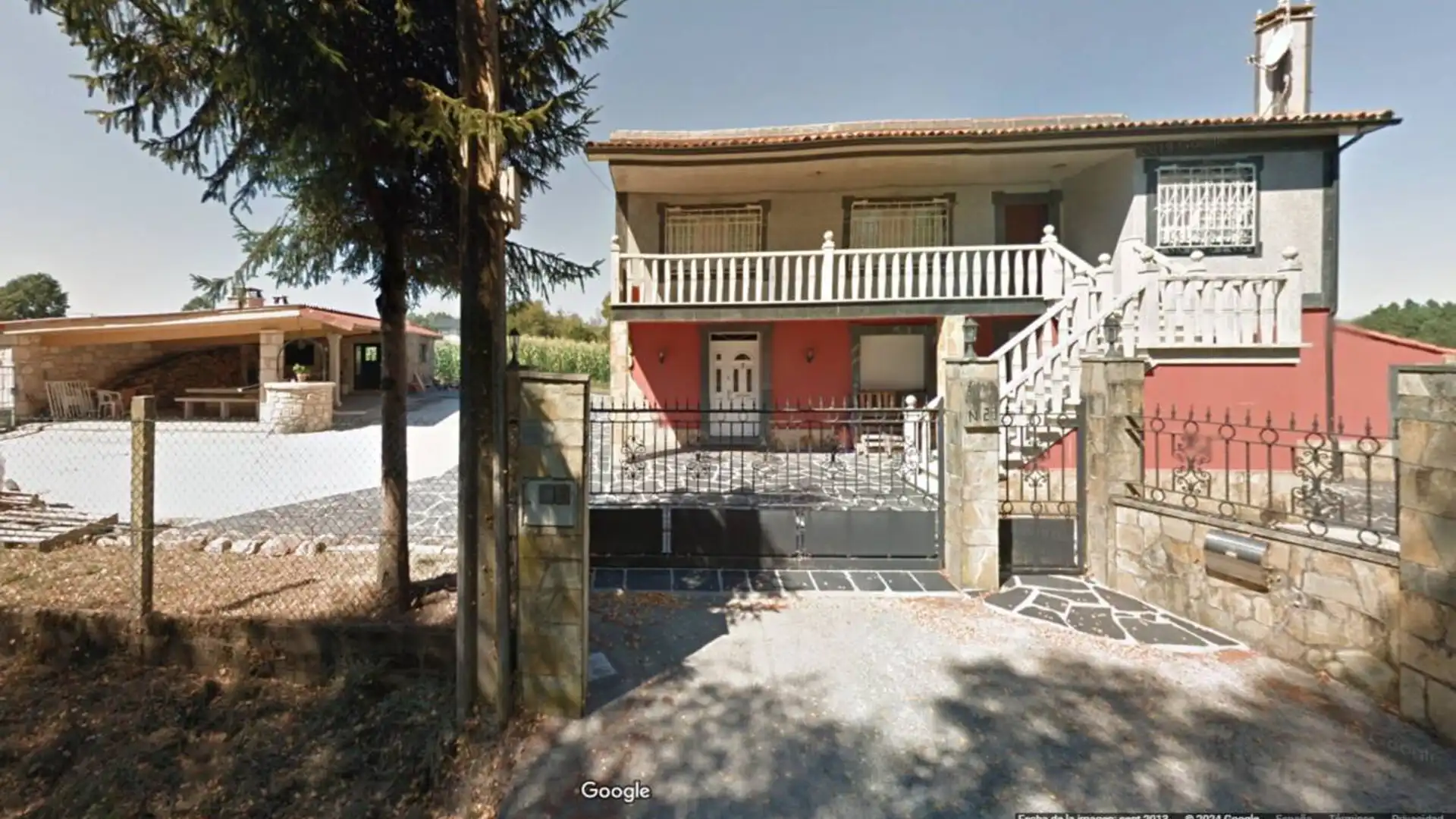 Vista exterior de Casa o chalet en venta en Aranga con Calefacción, Jardín privado y Amueblado