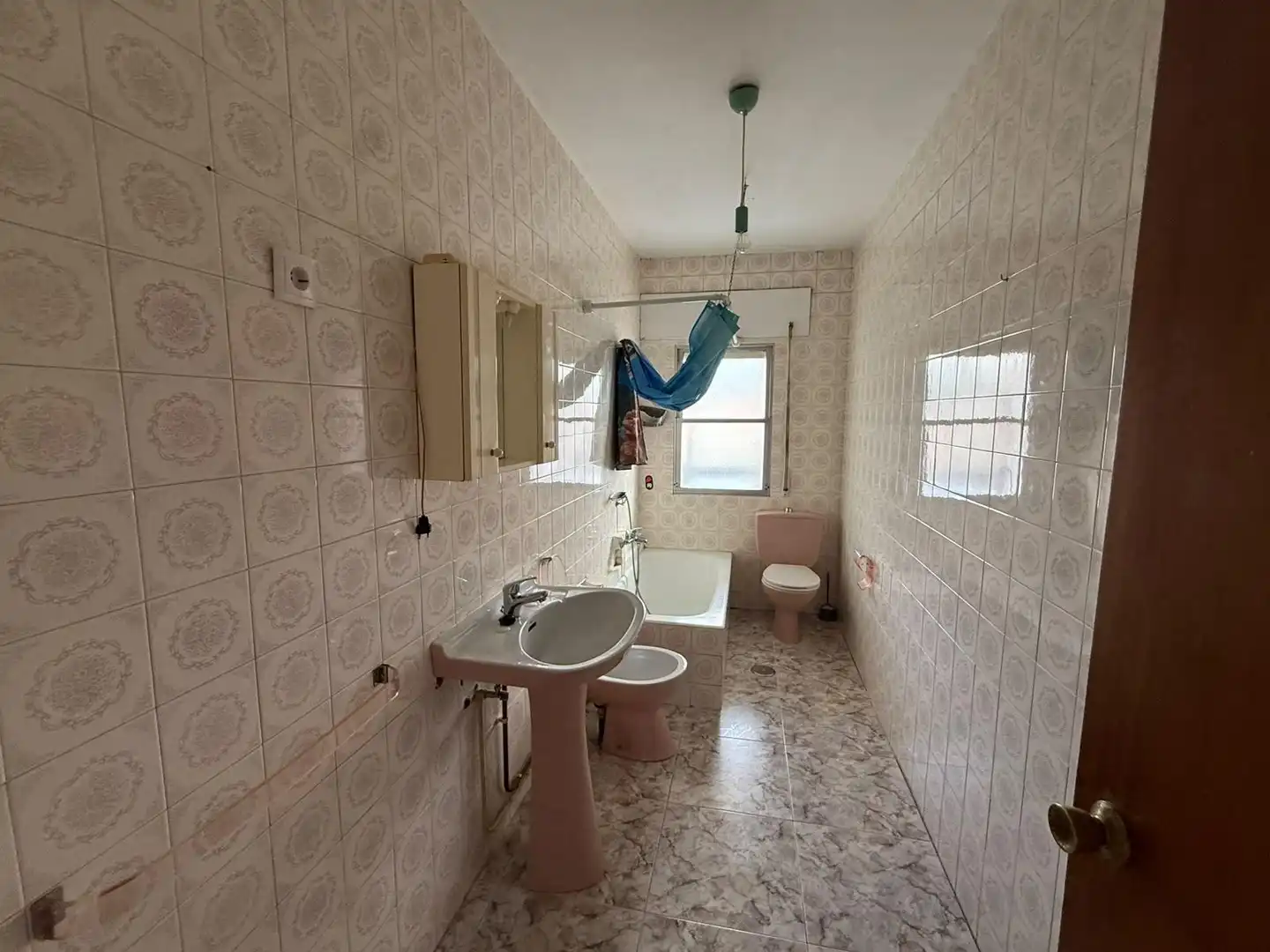 Bathroom of Apartments for rent in Boiro, A Coruña