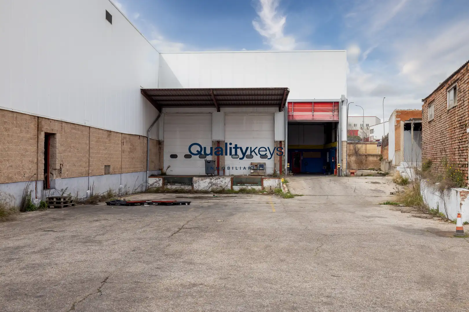 Vista exterior de Nave industrial en venta en Ajalvir con Calefacción y Alarma