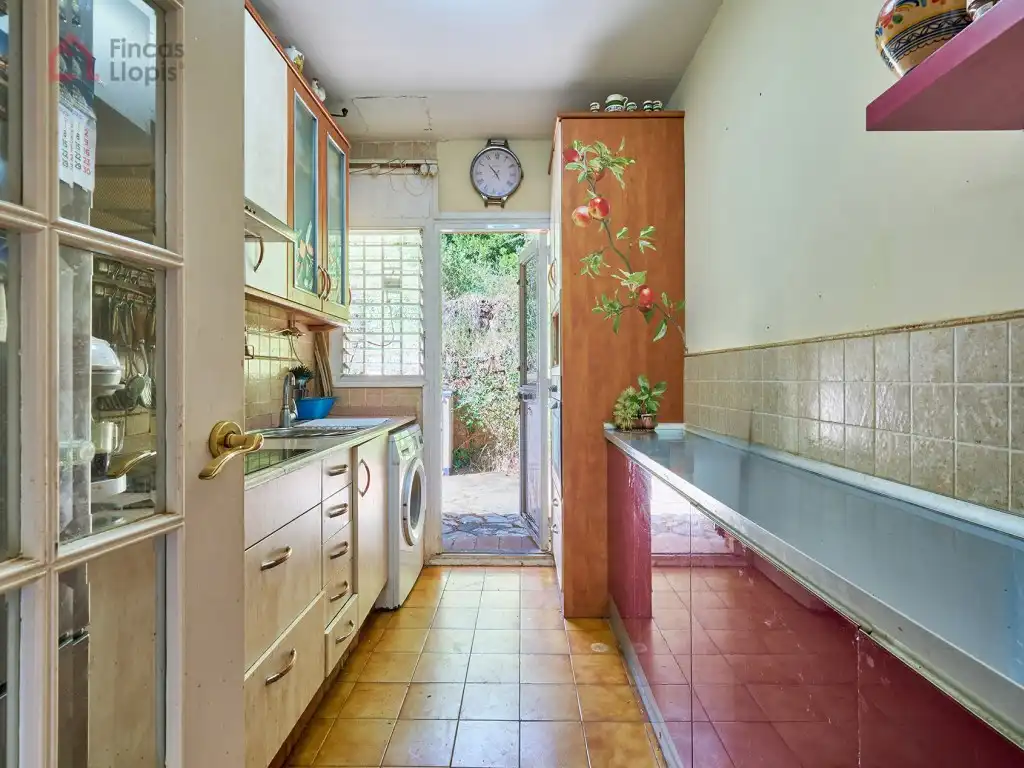 Cuina de Casa o xalet en venda en Corbera de Llobregat amb Aire condicionat, Calefacció i Jardí privat