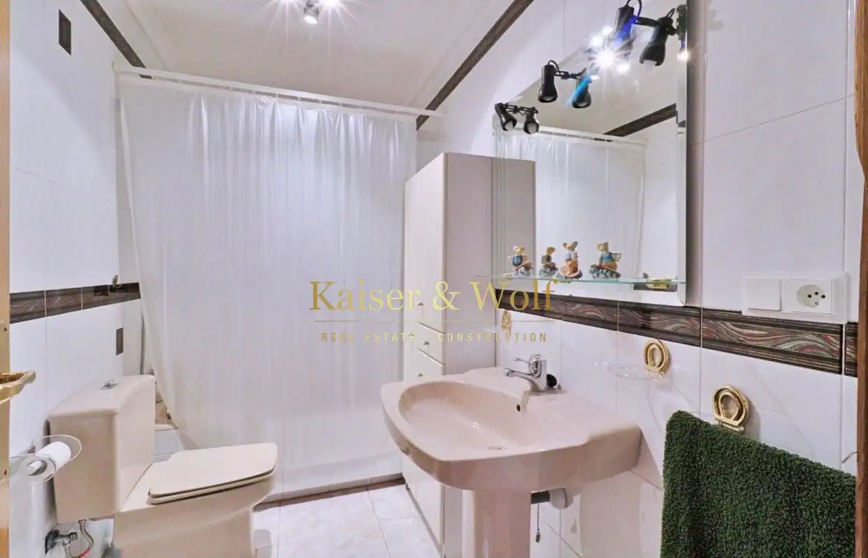 Bathroom of Flat for rent in Santa Pola  with Air Conditioner, Terrace and Furnished