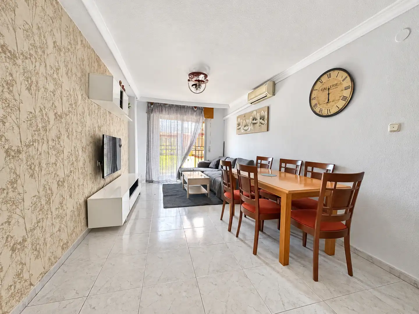 Piso con terraza en venta en Francisco de Paula Valladar Serrano