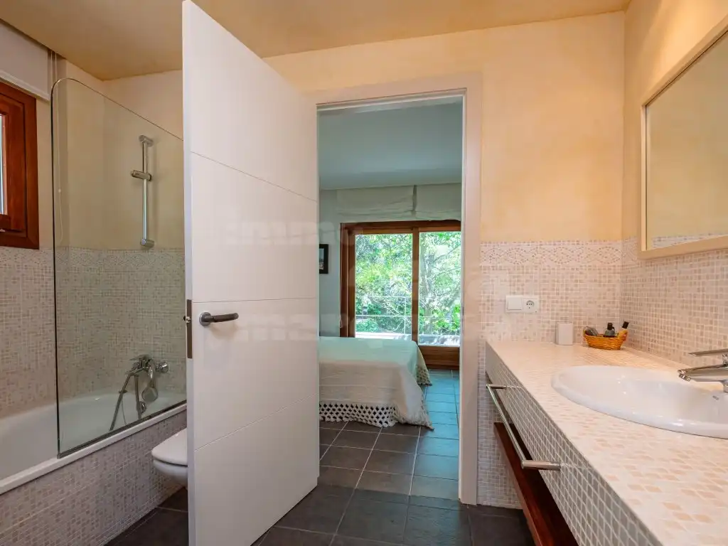 Bathroom of Houses for sale in Palafrugell