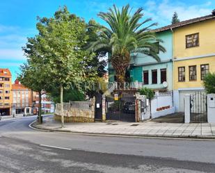 Exterior view of House or chalet for sale in Oviedo   with Terrace and Balcony