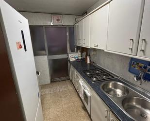 Kitchen of Flat for sale in  Sevilla Capital  with Terrace and Storage room