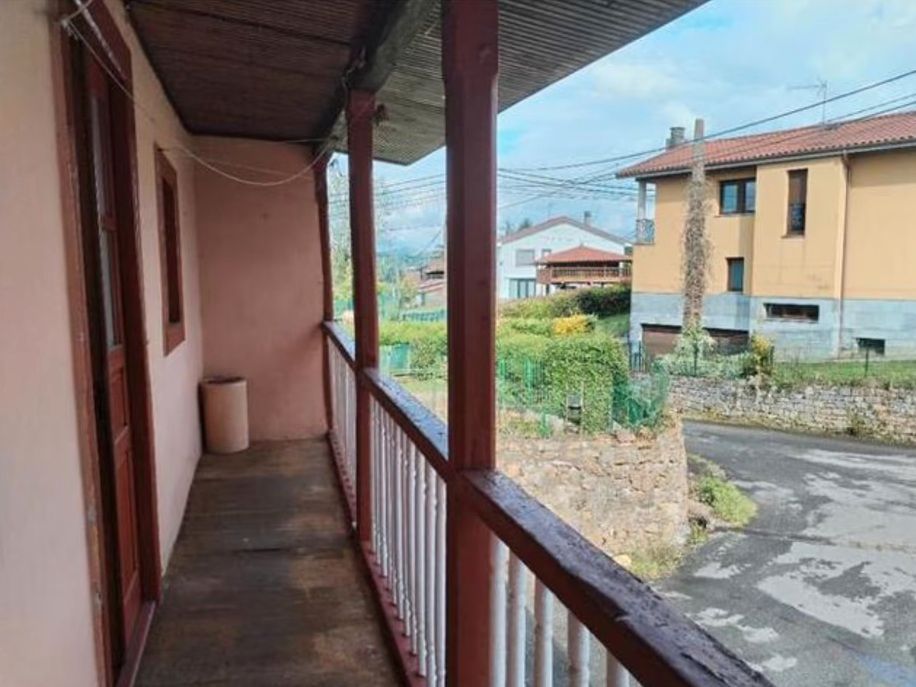 Terrassa de Casa adosada en venda en Oviedo  amb Moblat i Balcó