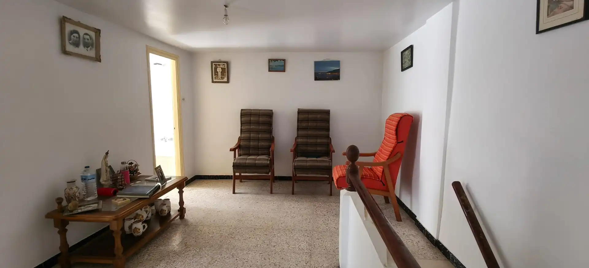 Sala de estar de Casa adosada en venta en Cedeira con Parquet y Amueblado