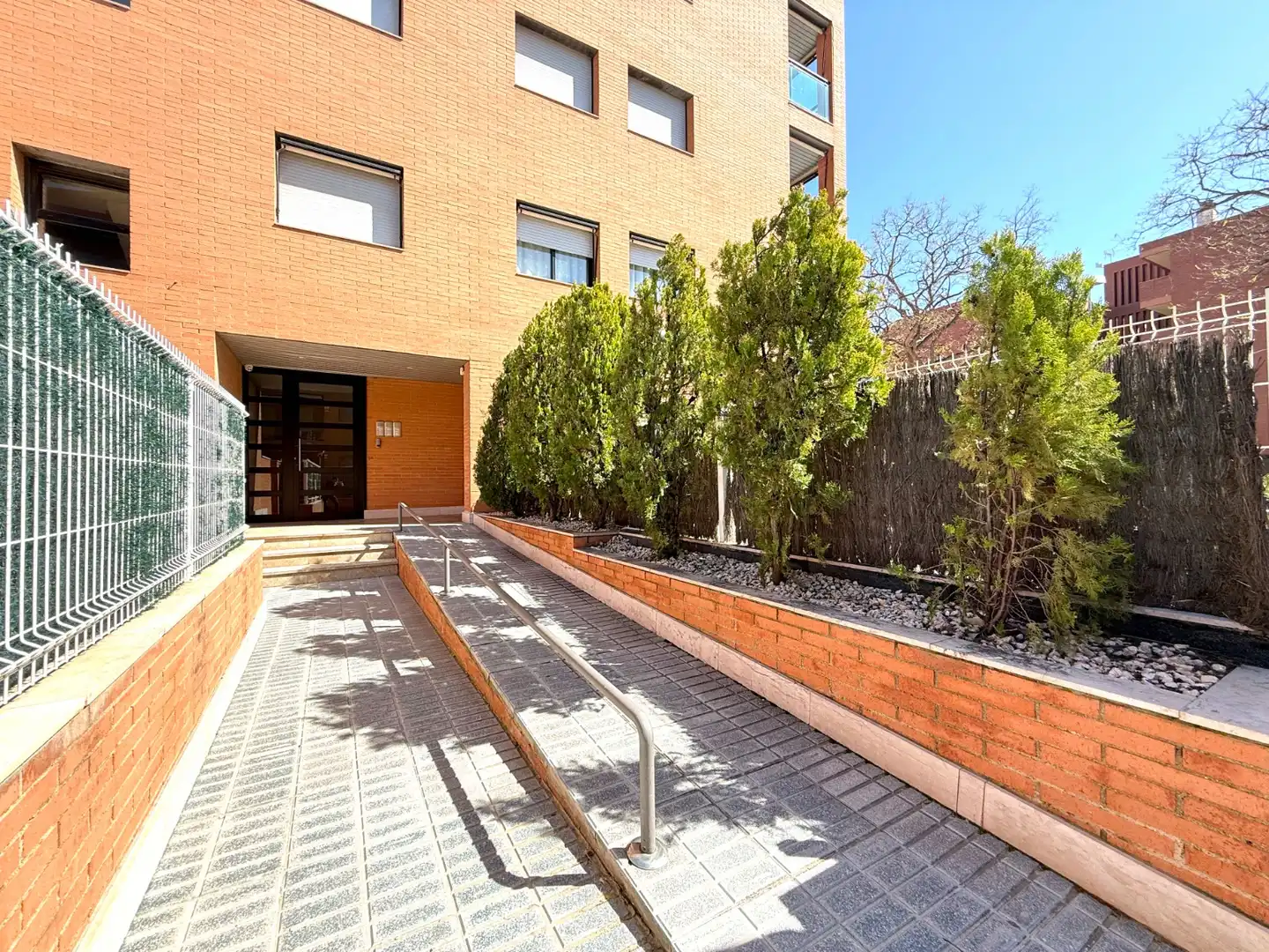 Außenansicht von Wohnungen zum Verkauf in Cambrils mit Heizung, Privatgarten und Möbliert