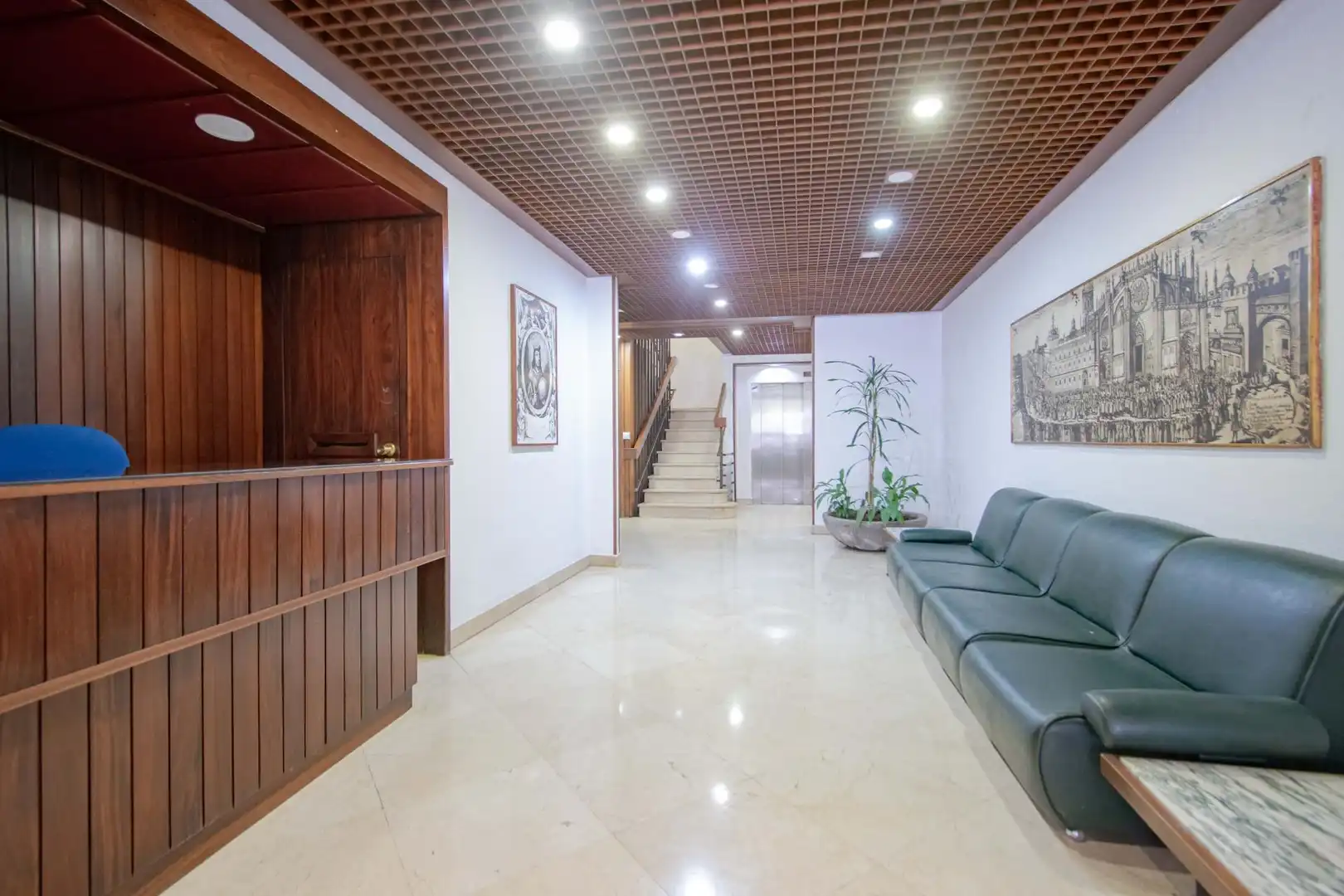 Flat for sale in Sevilla  with Air Conditioner, Heating and Furnished