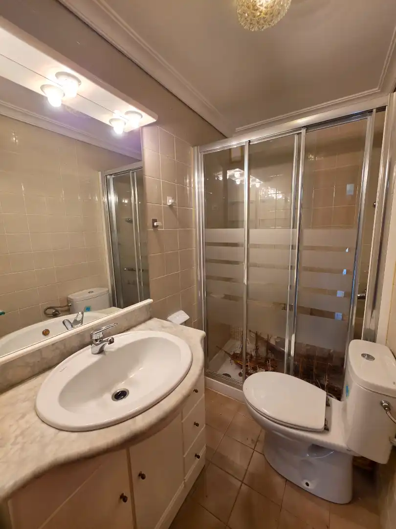 Bathroom of Flat for sale in Tarragona  with Oven