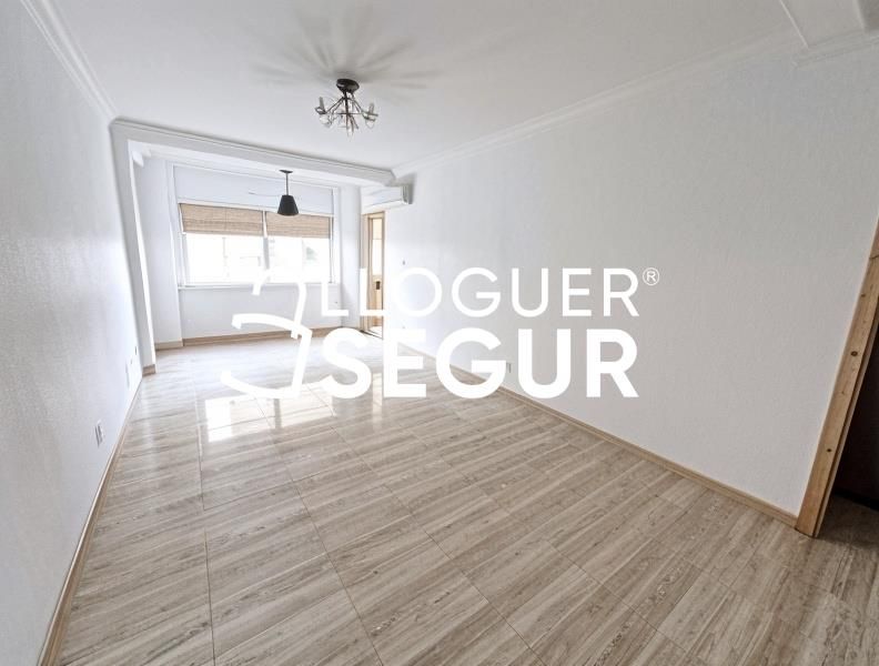 Dormitori de Pis de lloguer en Rubí amb Aire condicionat