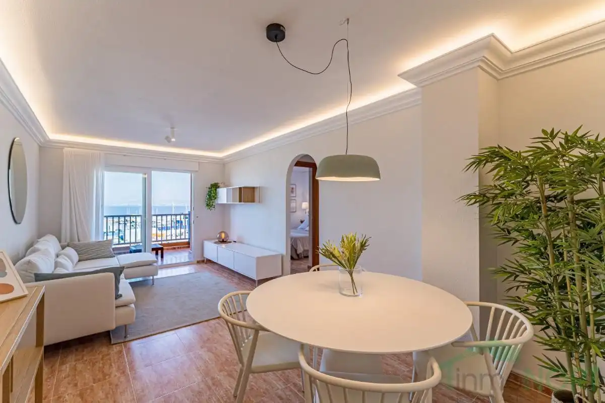 Sala d'estar de Pis en venda en Murcia amb Piscina comunitària