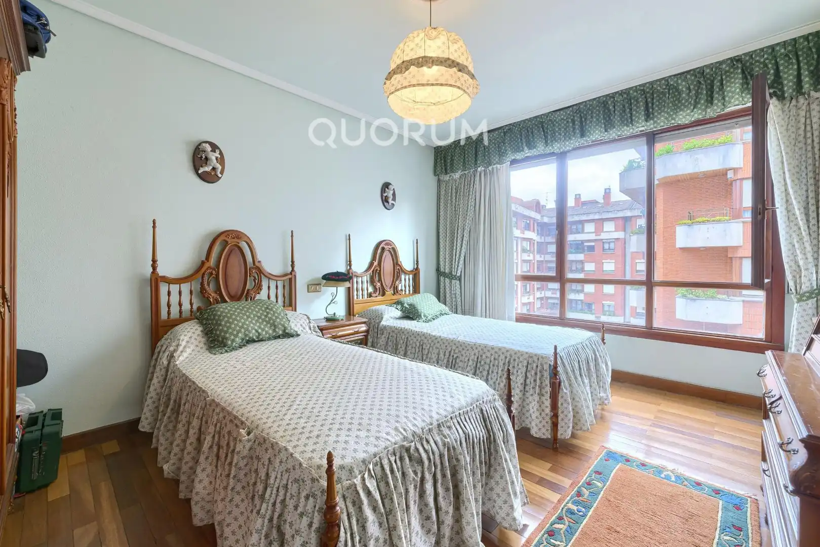 Habitación de Piso en venta en Basauri  con Calefacción, Terraza y Amueblado