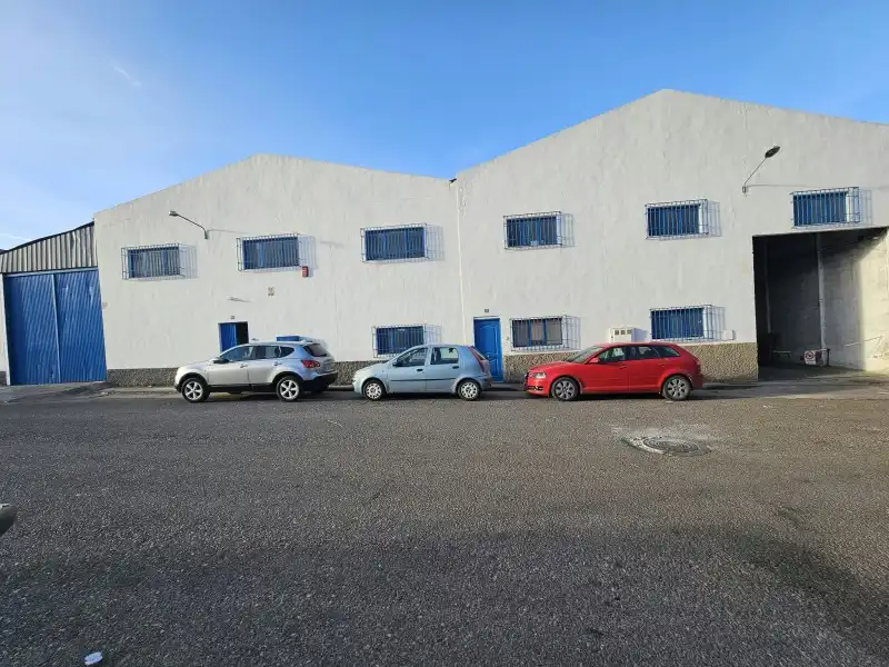Vista exterior de Nave industrial en venta en Navas del Sepillar
