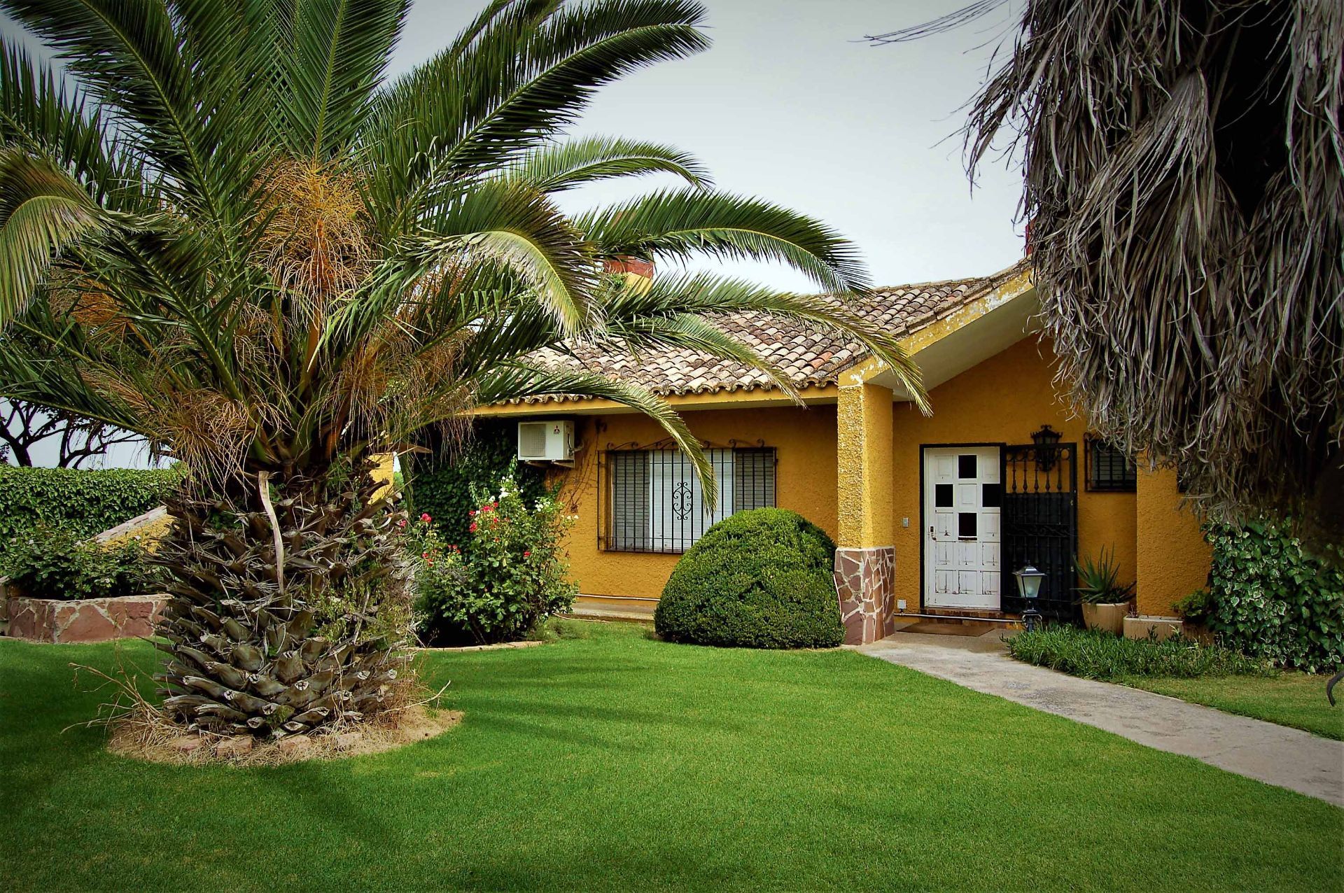 Exterior view of House or chalet for sale in Ribaforada  with Air Conditioner, Heating and Private garden