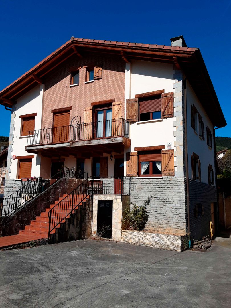 Exterior view of Single-family semi-detached for sale in Artziniega  with Heating and Private garden