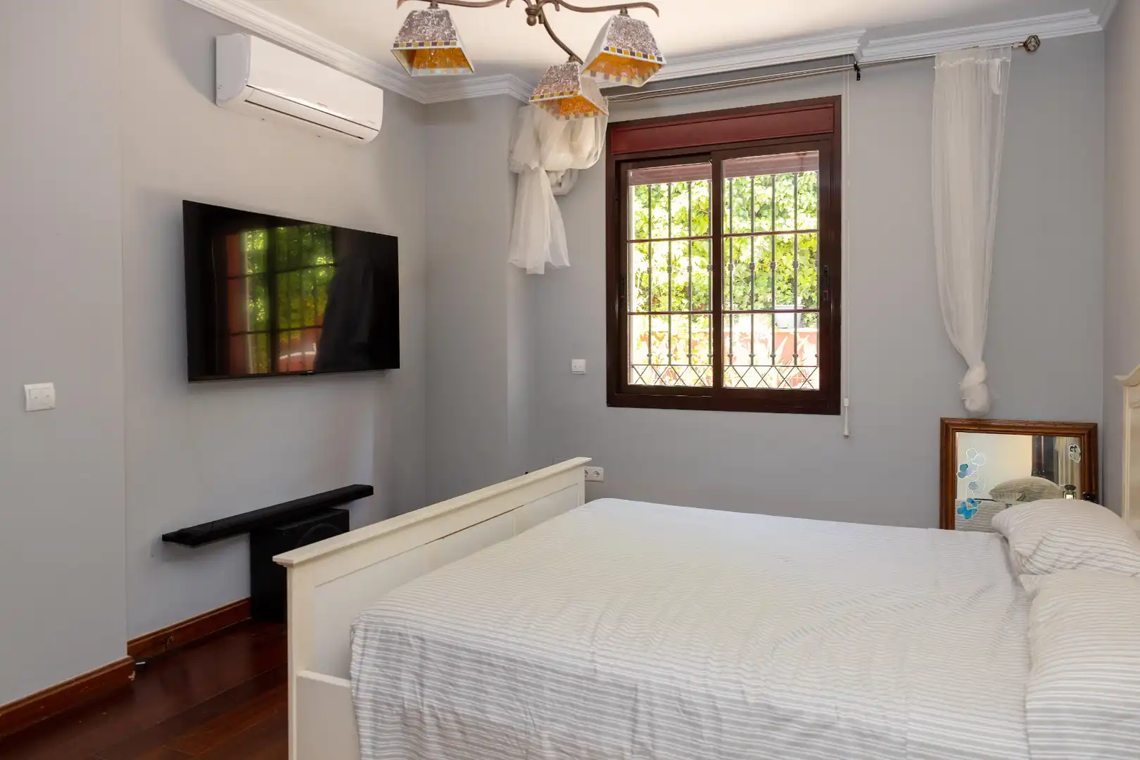 Schlafzimmer von Haus oder Chalet zum Verkauf in Málaga mit Klimaanlage, Heizung und Privatgarten