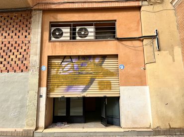 Business premises for sale in Calle MASQUEFA