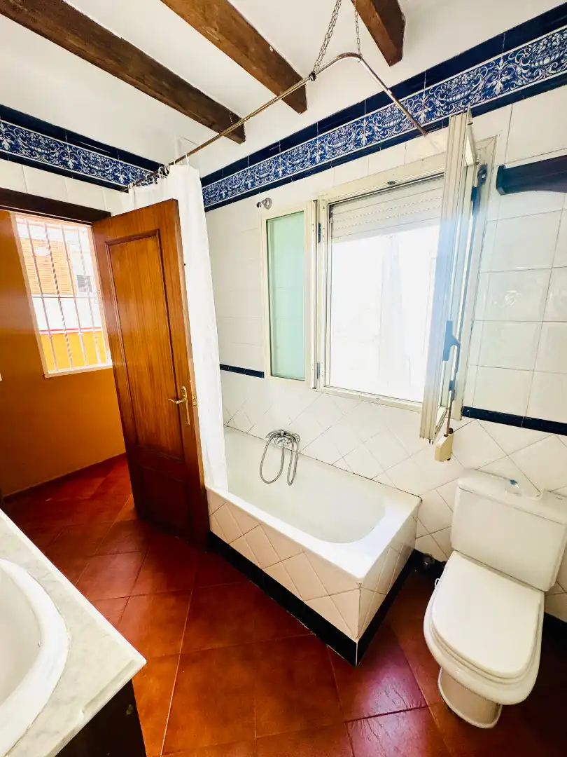 Baño de Dúplex en venta en Sevilla con Aire acondicionado, Terraza y Balcón
