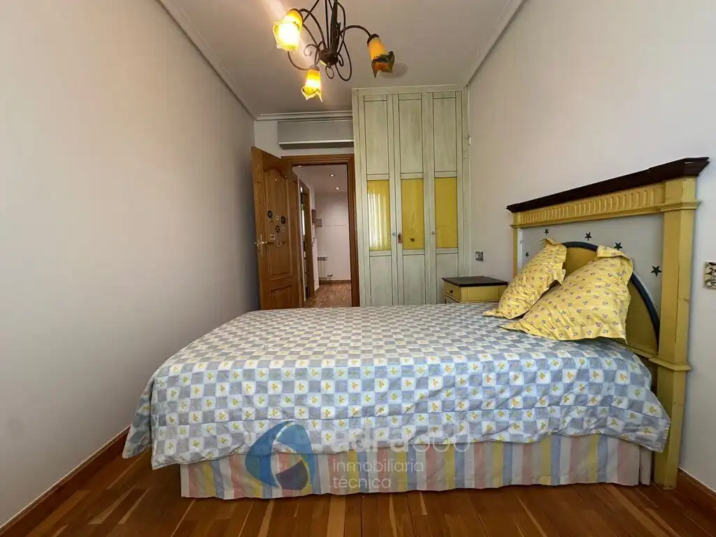 Flat for rent in Estambrera, Cascajos - Piqueras