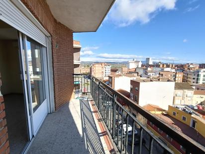 Vista exterior de Piso en venta en Talavera de la Reina con Aire acondicionado, Calefacción y Terraza