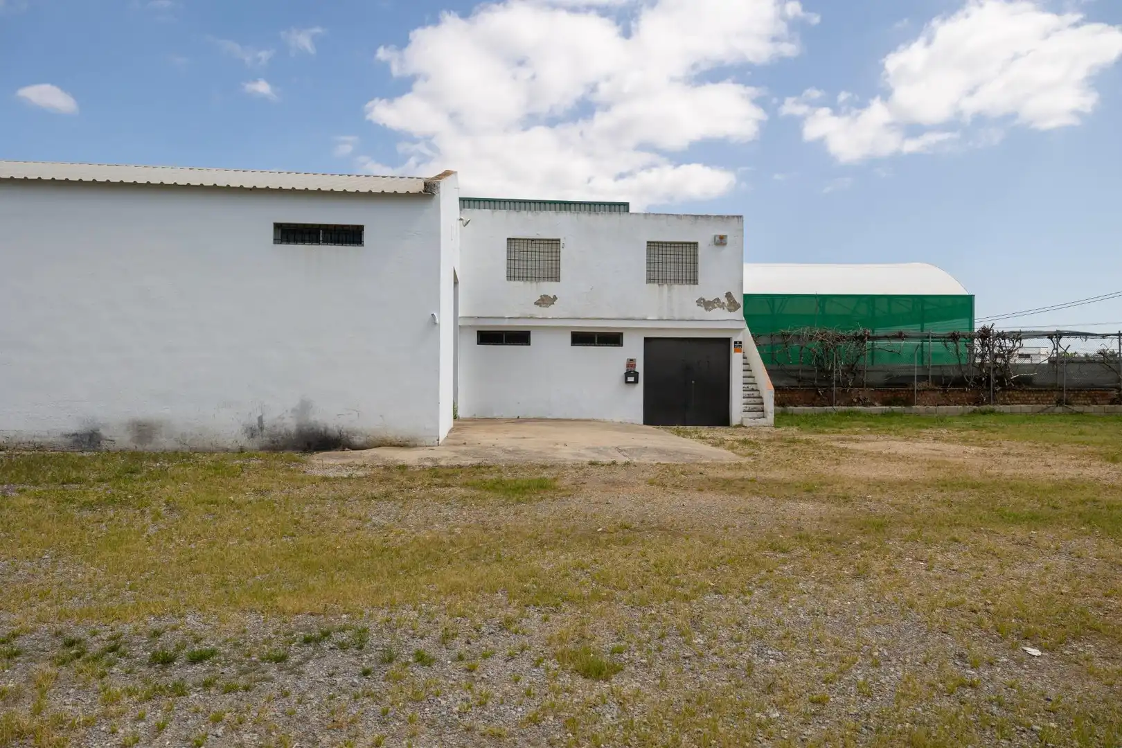 Vista exterior de Nave industrial de alquiler en Chipiona