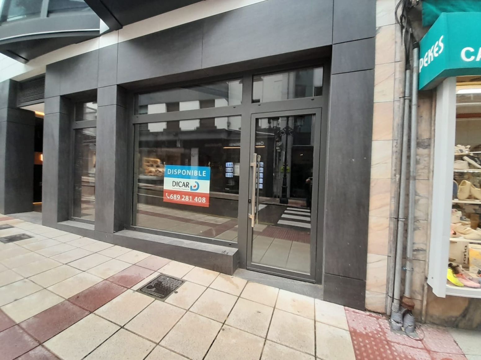 Vista exterior de Local de lloguer en Oviedo 