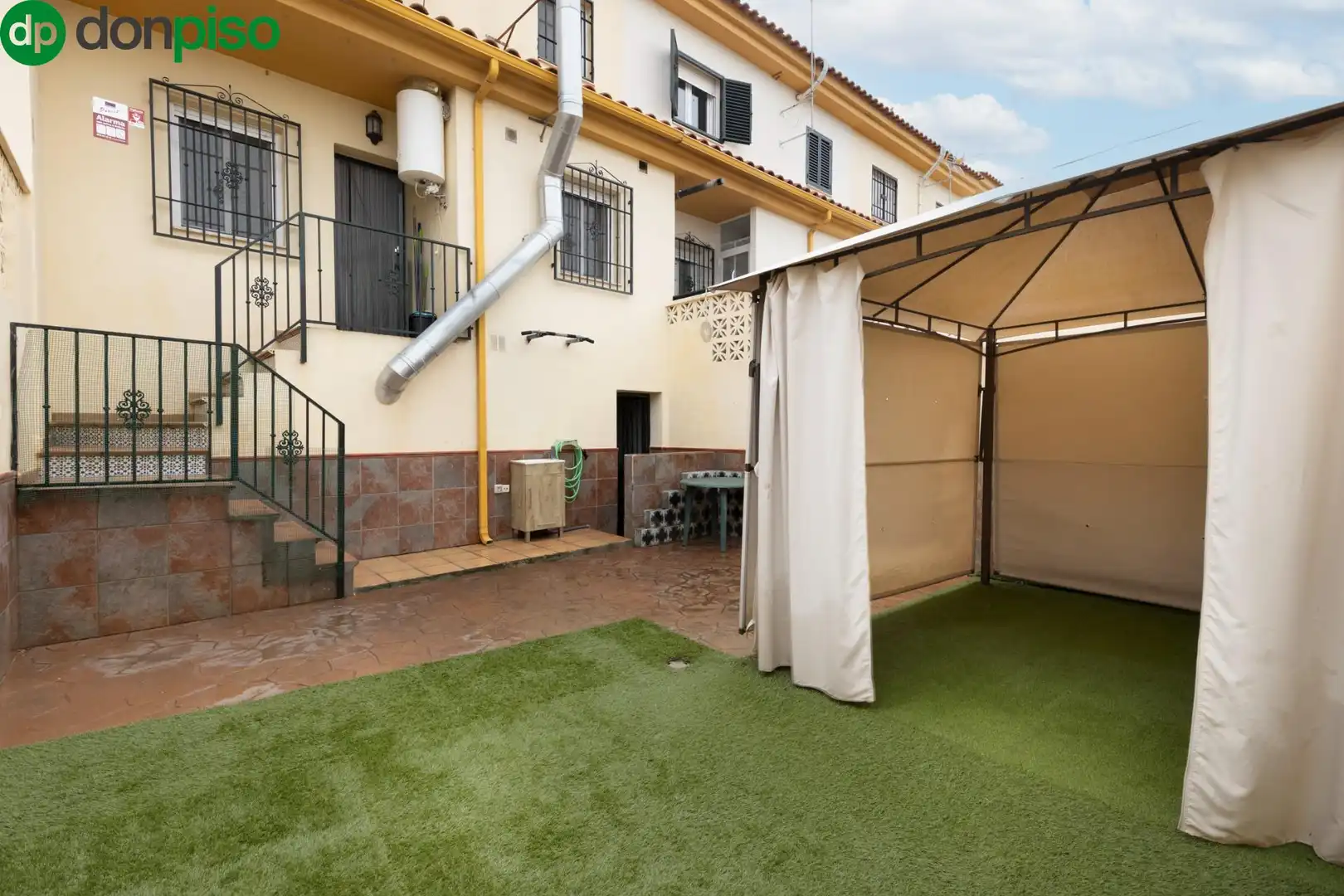 Terrace of Detached homes for sale in Vegas del Genil