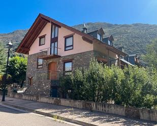 Exterior view of Single-family semi-detached for sale in Esterri d'Àneu  with Heating, Private garden and Parquet flooring
