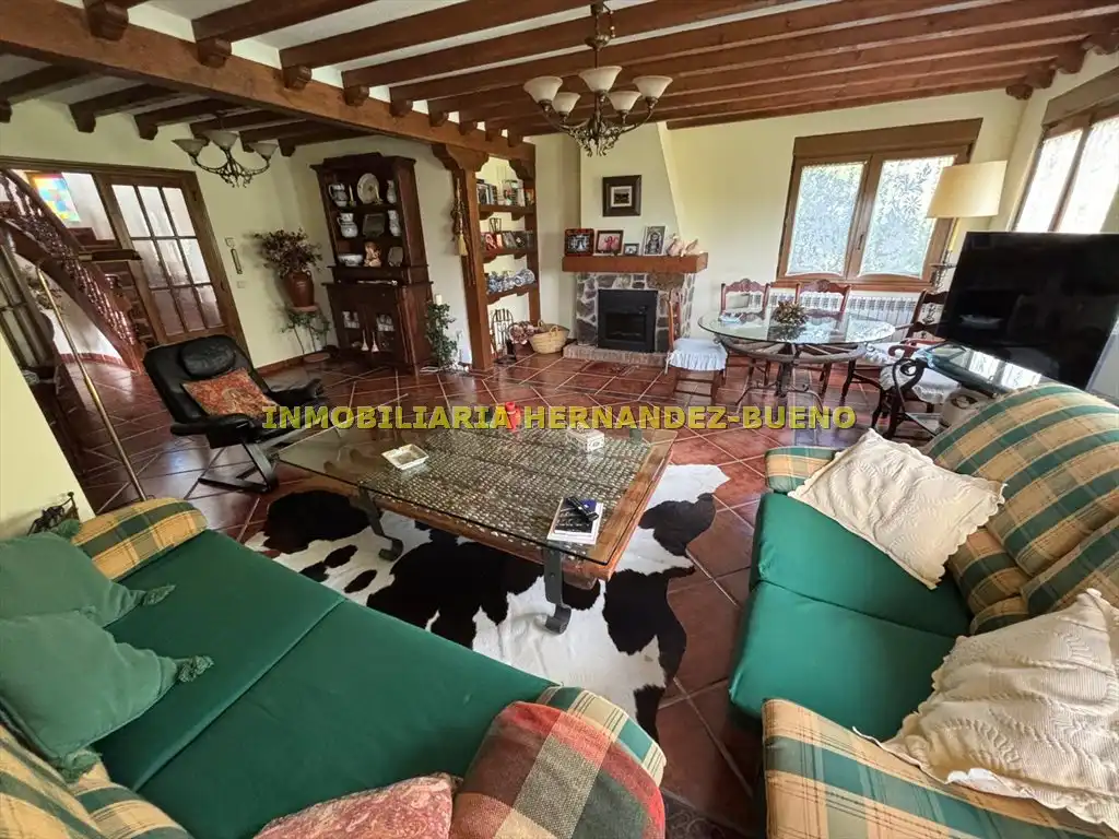 Sala d'estar de Casa o xalet en venda en Sequeros amb Calefacció, Jardí privat i Terrassa