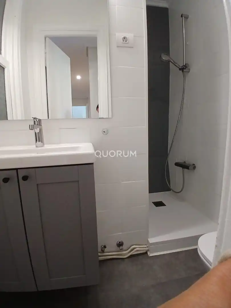 Baño de Piso en venta en Bilbao  con Calefacción y Balcón