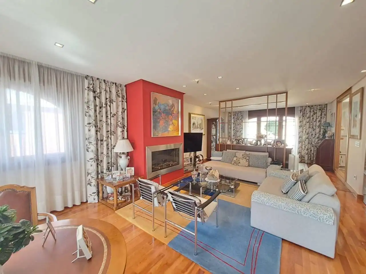Sala d'estar de Casa adosada en venda en Burgos amb Calefacció, Jardí privat i Parquet