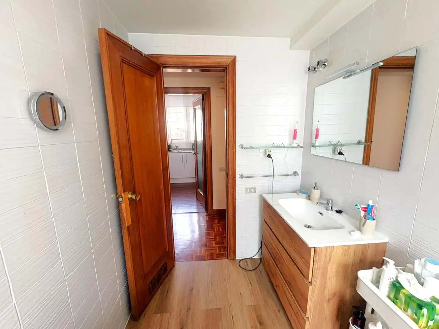 Bathroom of Flat for rent in Oviedo   with Heating and Furnished