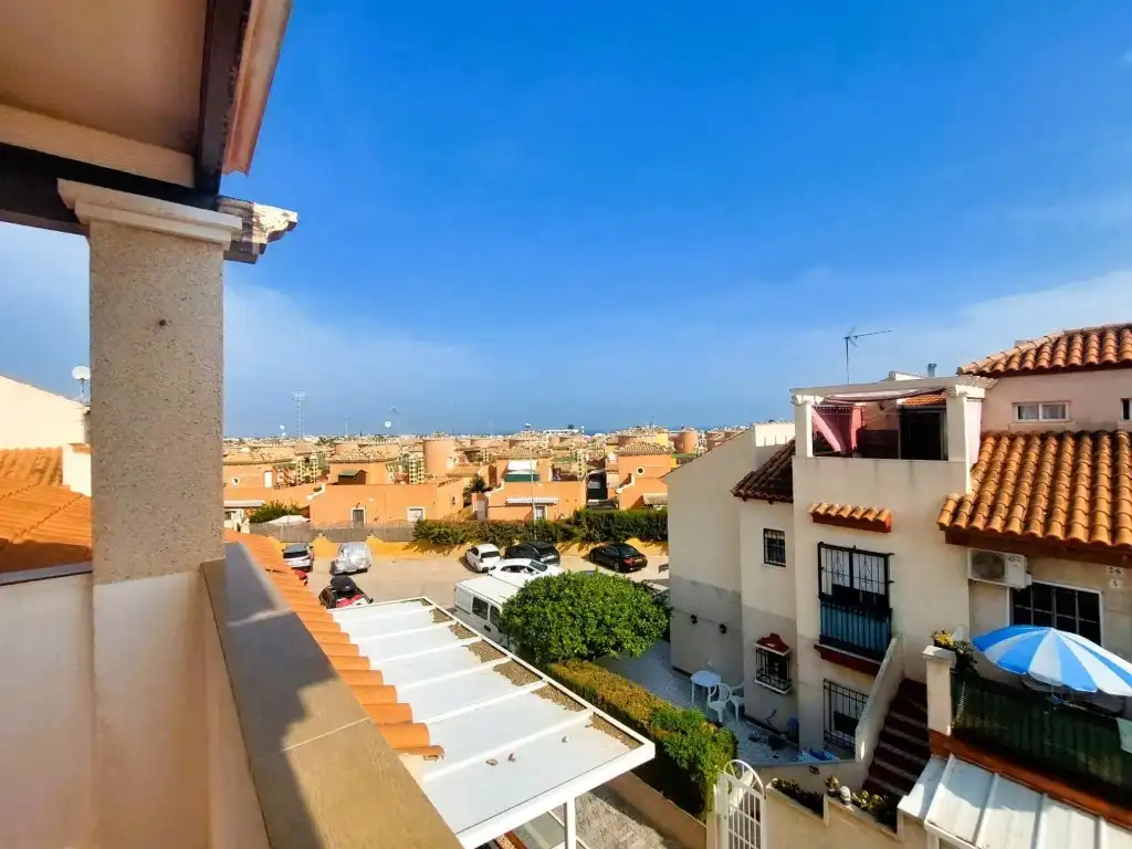 Vista exterior de Casa o chalet en venta en Orihuela con Aire acondicionado, Jardín privado y Terraza