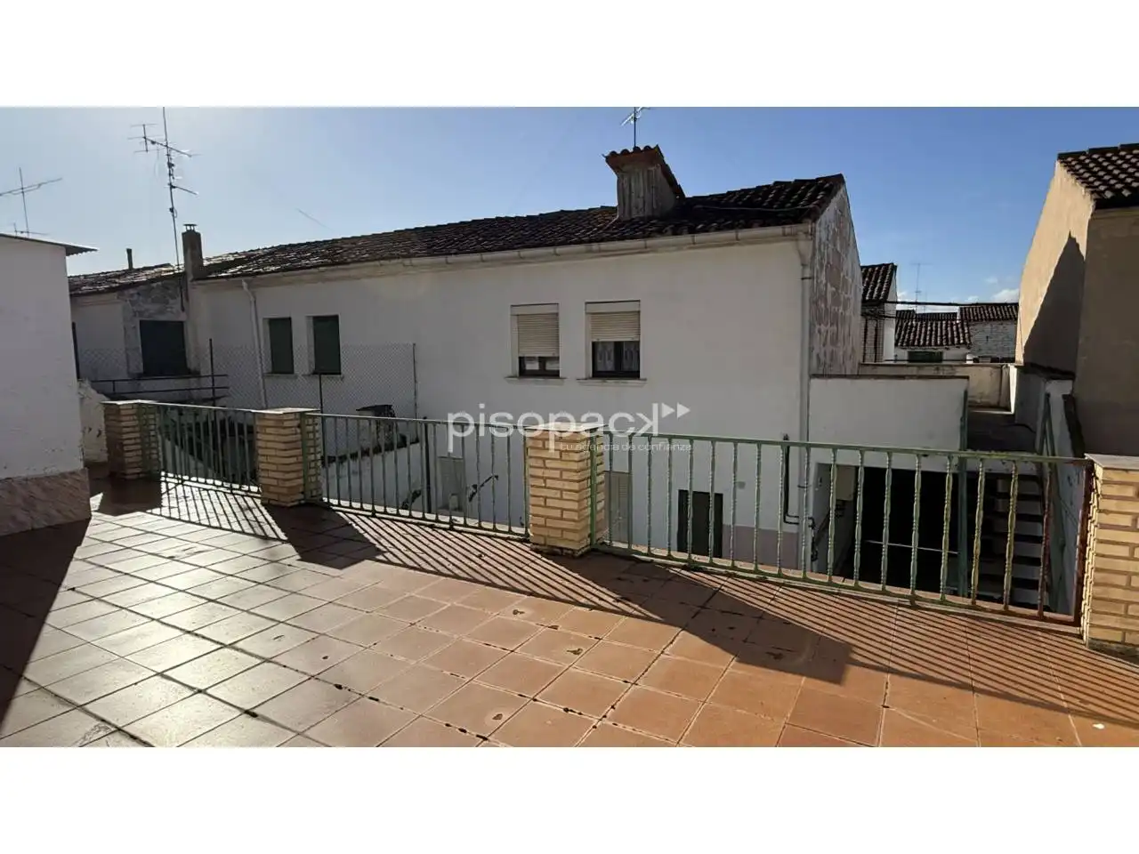 Vista exterior de Casa o chalet en venta en Azagra con Calefacción
