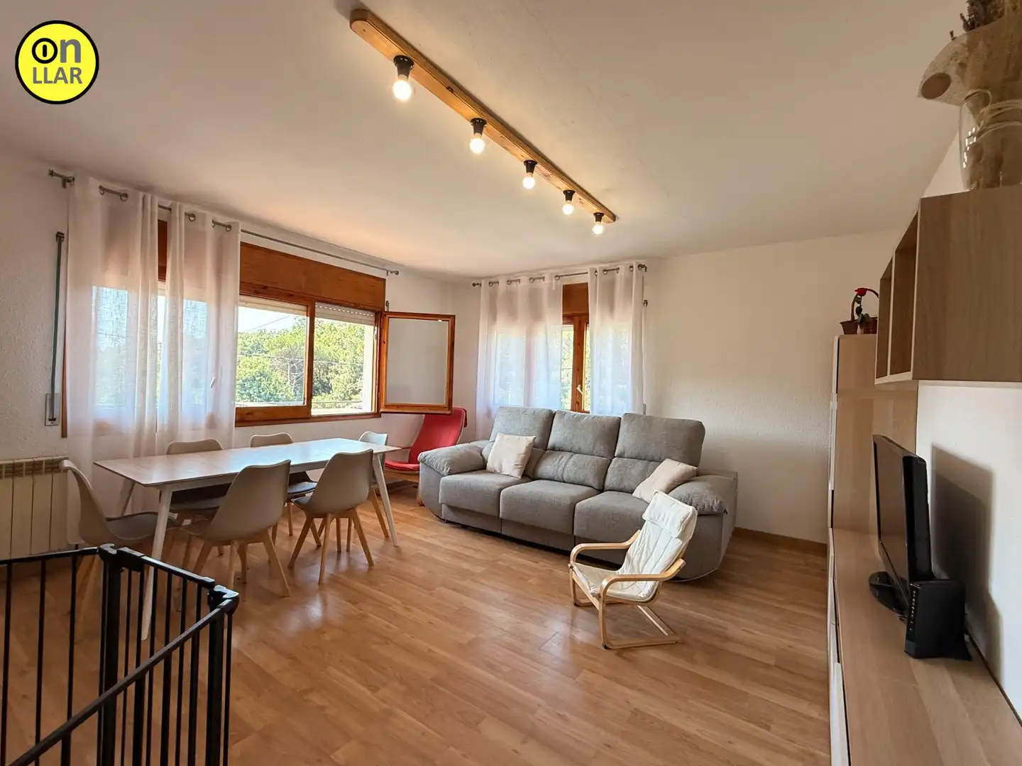 Sala de estar de Casa o chalet en venta en L'Ametlla del Vallès con Calefacción, Jardín privado y Terraza
