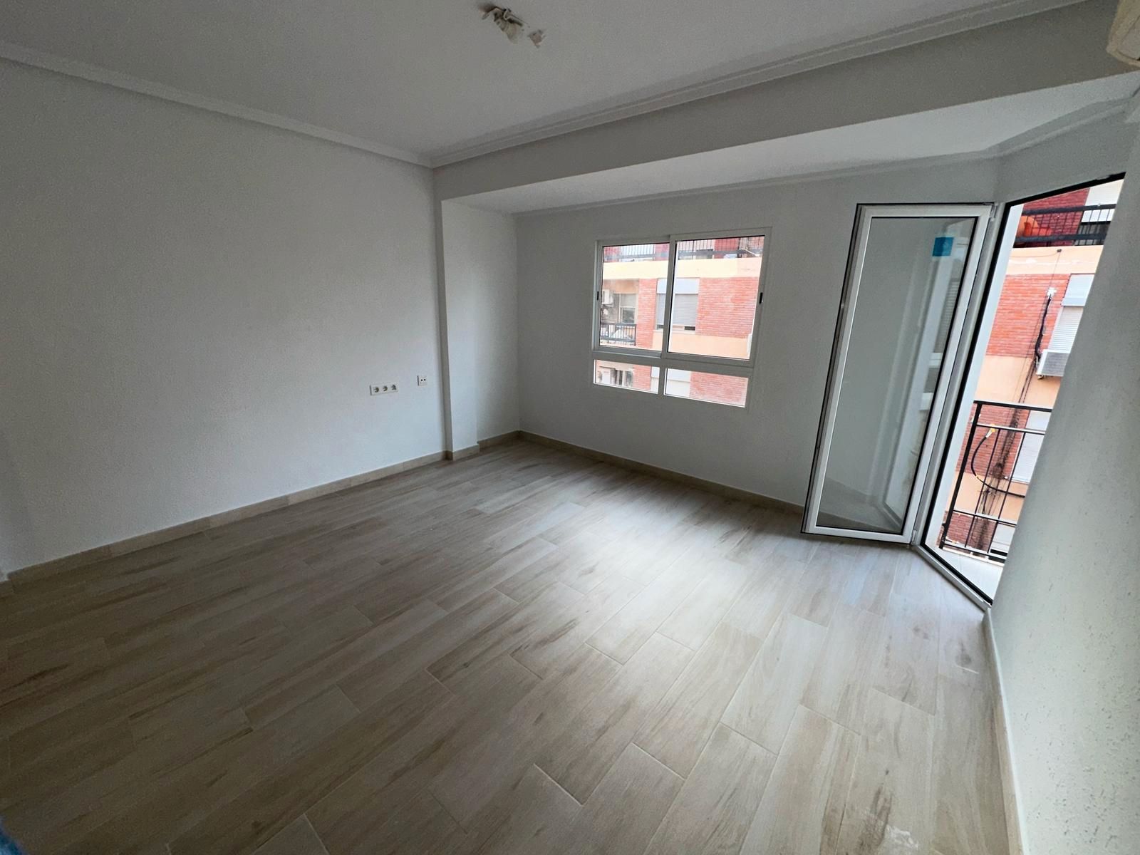 Bedroom of Flat to rent in  Valencia Capital  with Air Conditioner, Parquet flooring and Oven