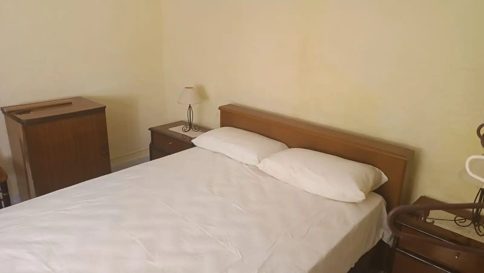 Dormitori de Casa adosada en venda en Flix amb Aire condicionat, Calefacció i Terrassa