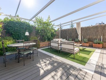 Casa aparellada amb piscina en venda a Vega de la Moraleja