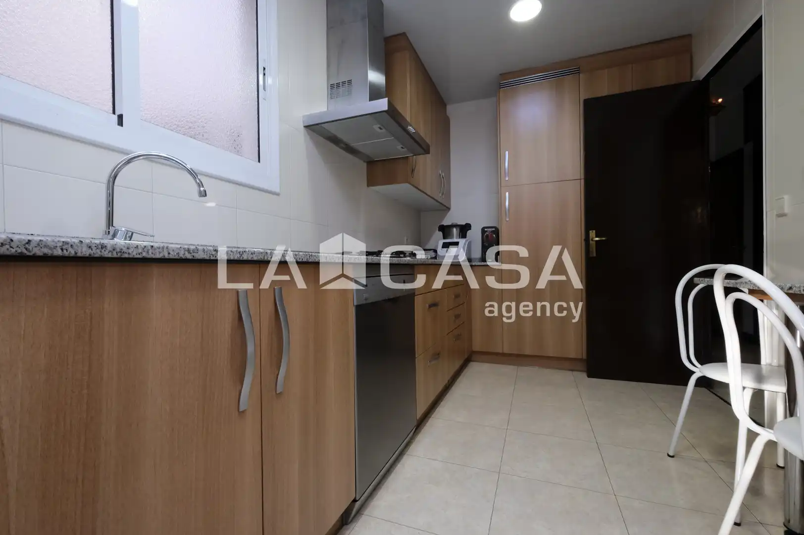 Cocina de Piso en venta en Barcelona con Calefacción y Balcón