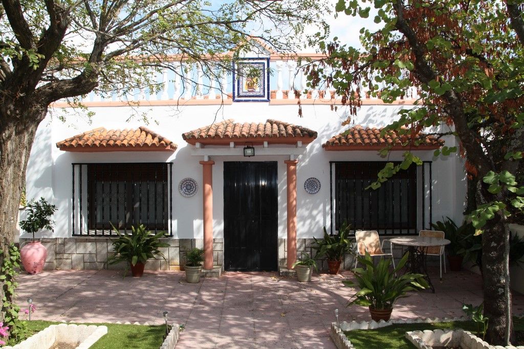 Vista exterior de Casa o xalet de lloguer en Cáceres Capital amb Moblat